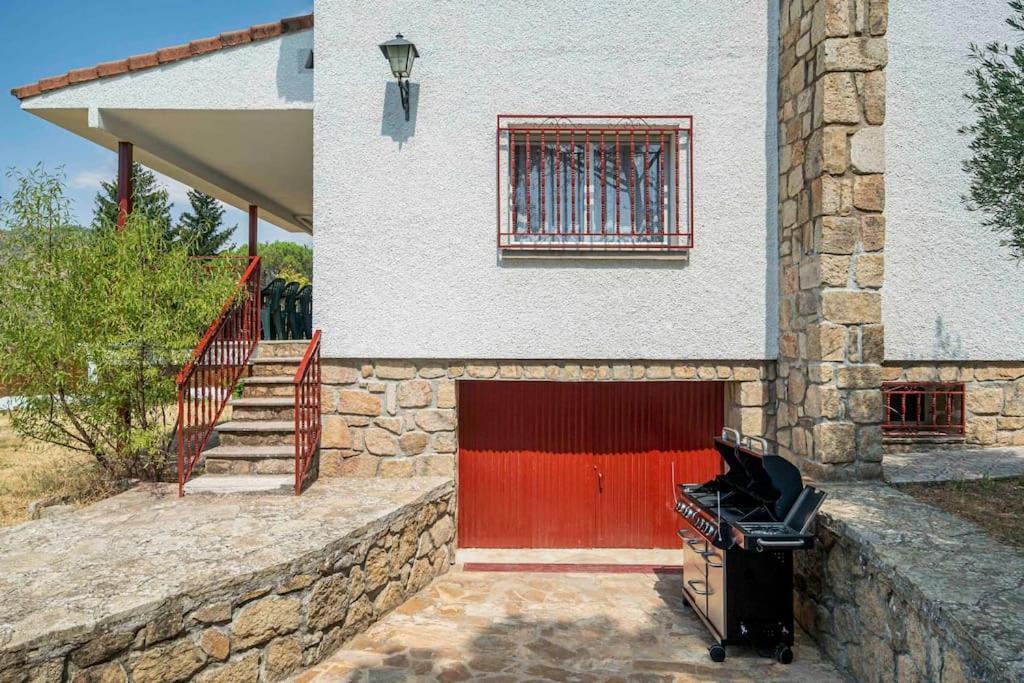 Casa Hortensia. Barbacoa En Robledo De Chavela La Estacion Exterior foto